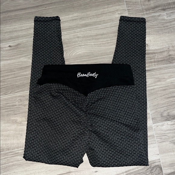 Boom Booty Leggings - Picture 2 of 9